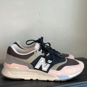 New Balance 997H shoes size 9